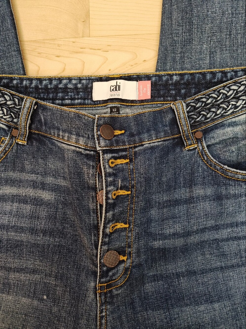Cabi Denim Jeans in Medium Wash with Contrast Stitching